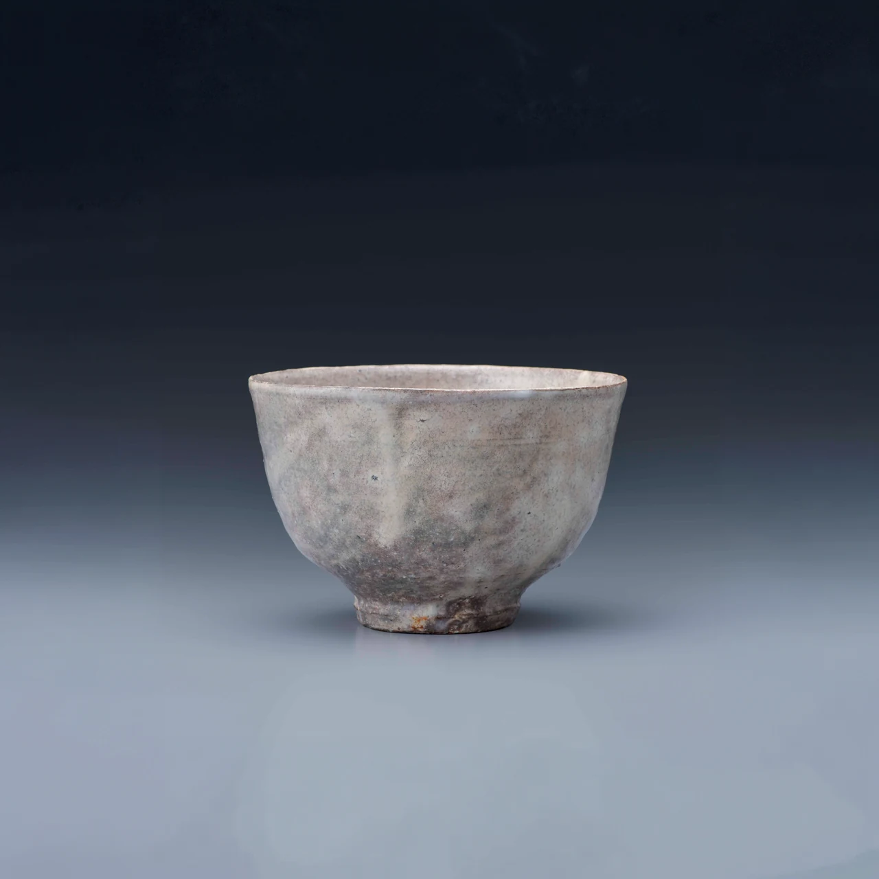 Shinbei Sakakura의 작품으로 소개된 찻사발